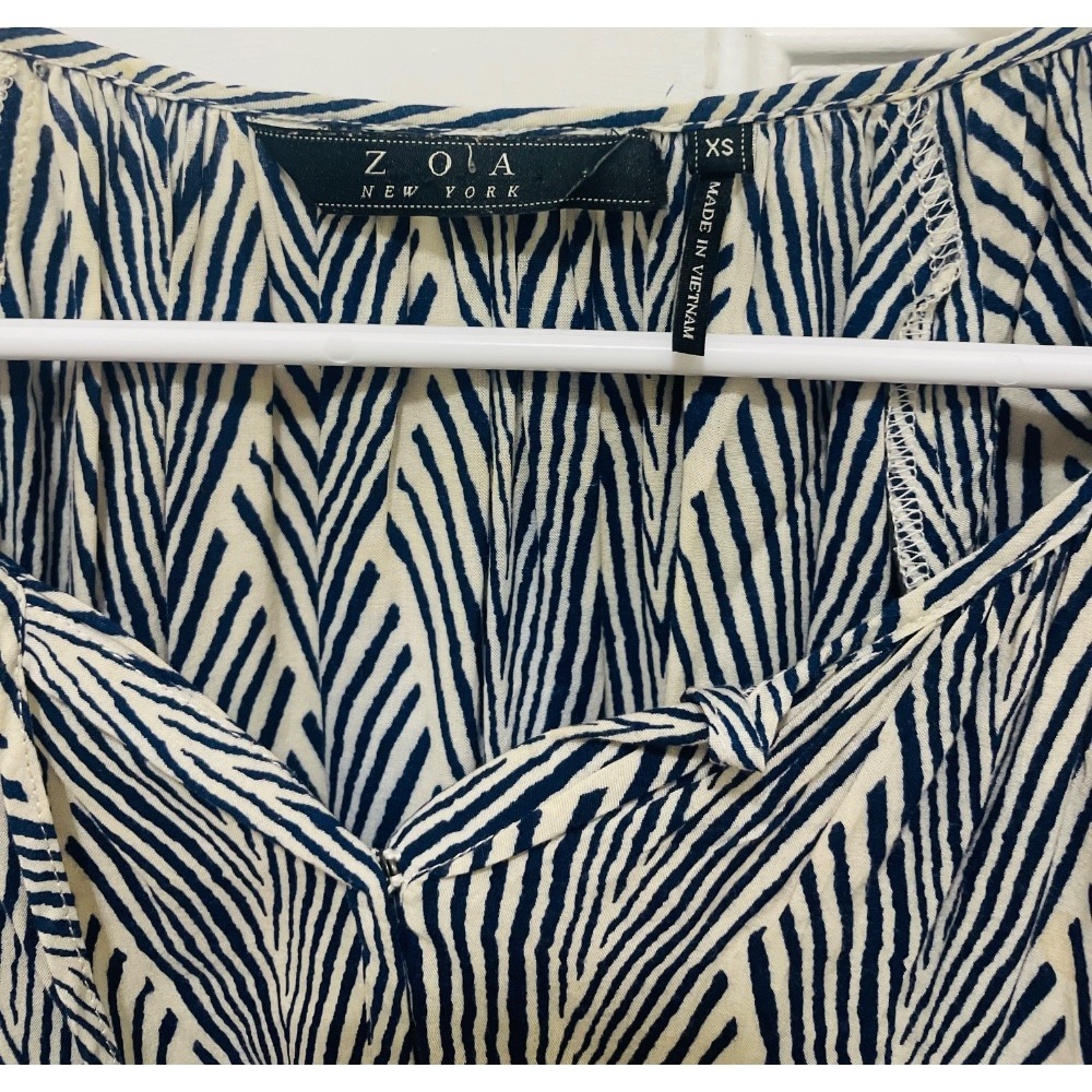 ZOA New York Blouse Top Tunic V-Neck Geometric Print Flowy XS - Picture 2 of 3
